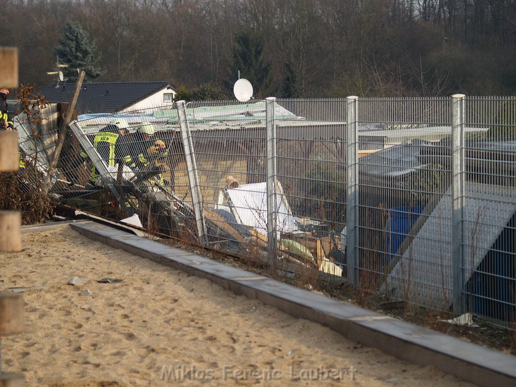 Gartenhaus in Koeln Vingst Nobelstr explodiert   P002.JPG